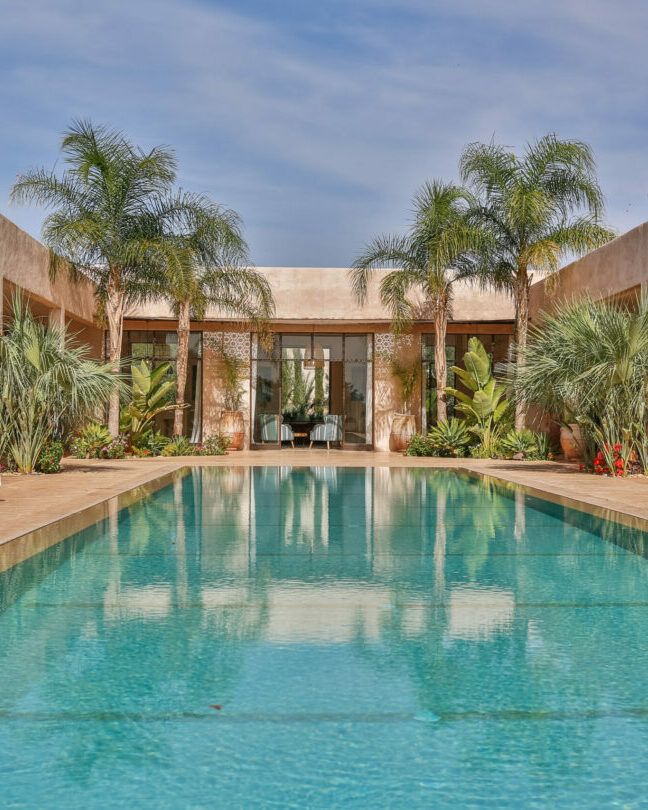 Villa avec piscine et palmiers